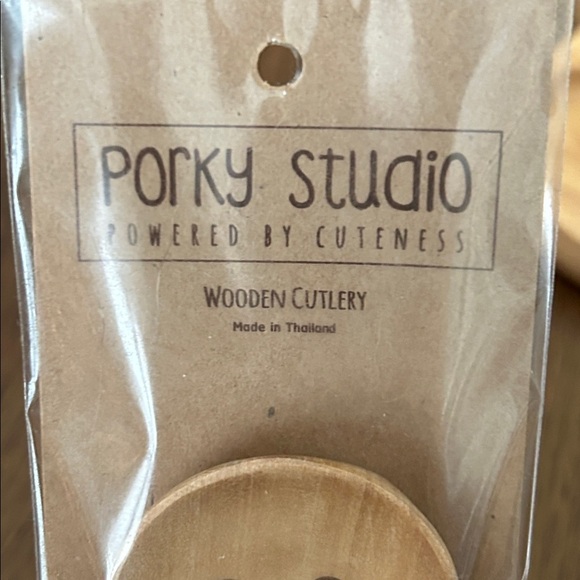 Porky Studio Children’s Cute Wooden Panda Bear plates and spoon set - Picture 2 of 3